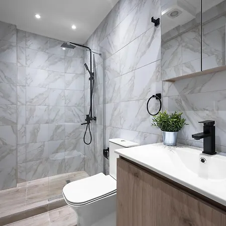 Vesper Apartments, The Luxury 아파트 *